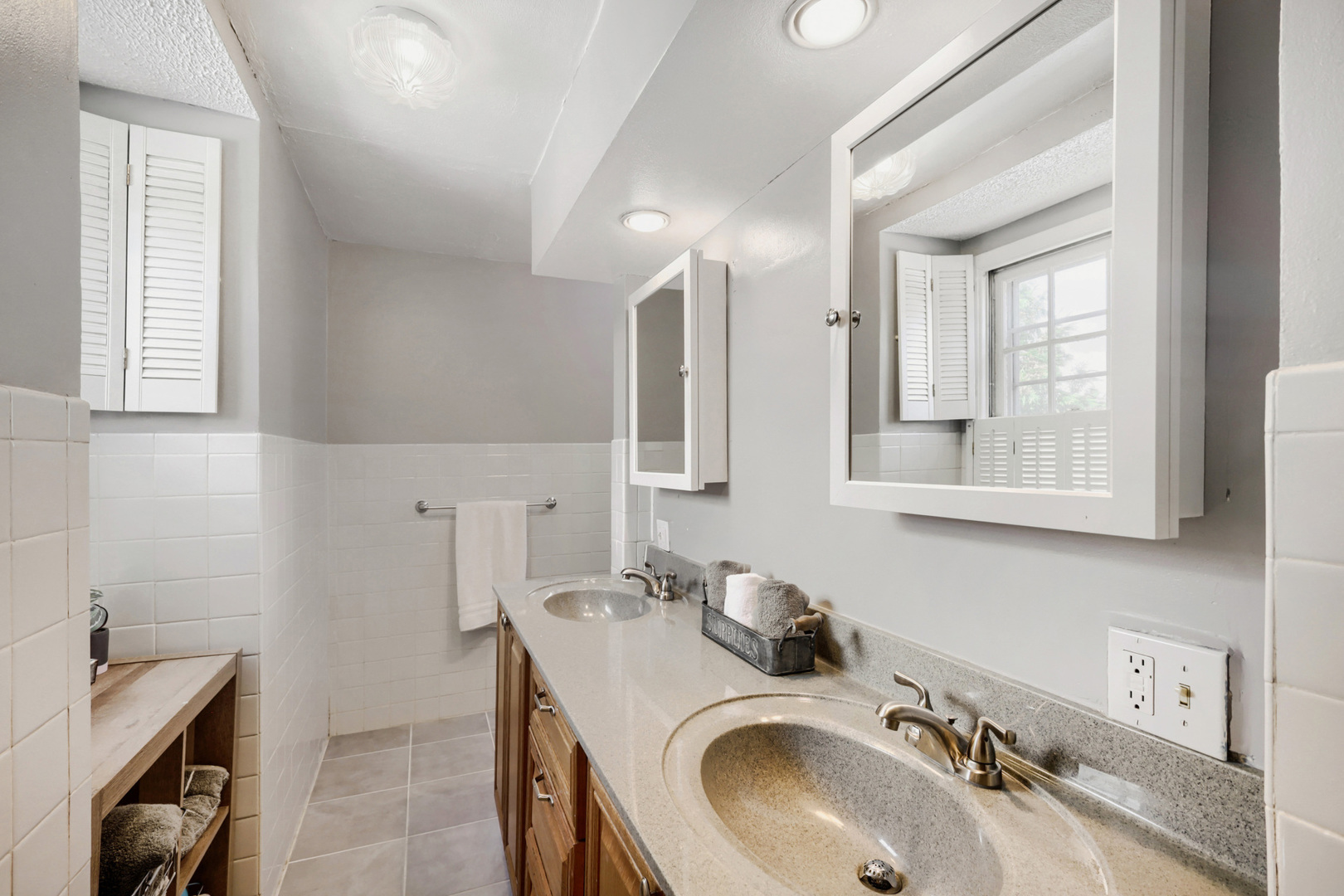 693 Spring Road Elmhurst, IL 60126 - Photo 16 of 31 Gallery Image 16