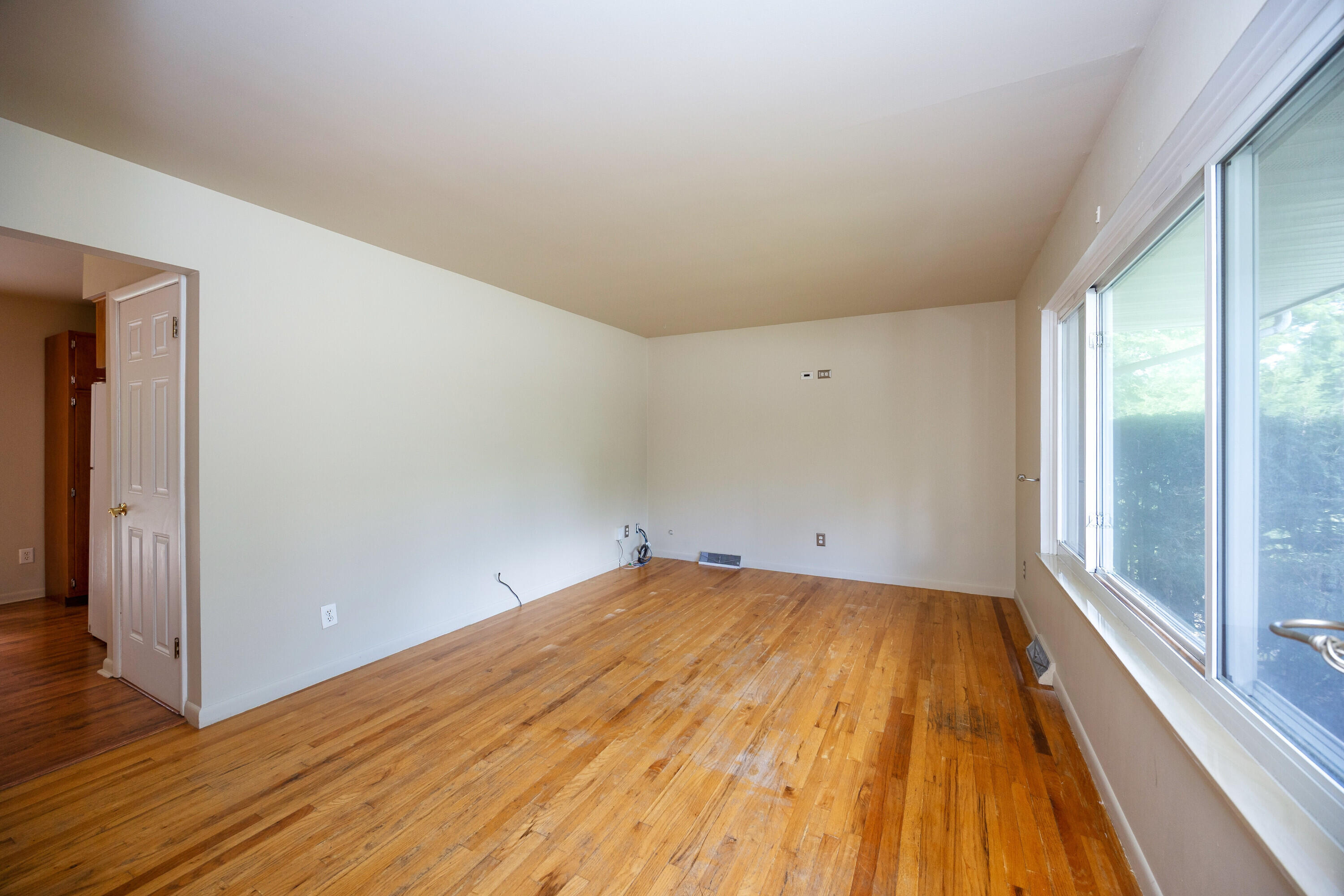 1031 North Maple Road Ann Arbor, MI 48103 - Photo 2 of 36 00__4