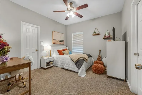 $5,600 | 410 Montclair Avenue, College Station, TX 77840