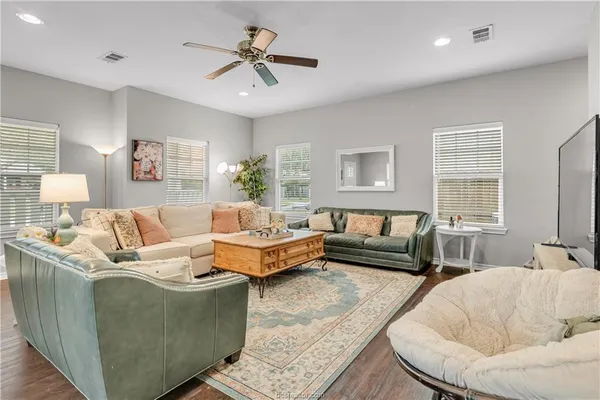 $5,600 | 410 Montclair Avenue, College Station, TX 77840