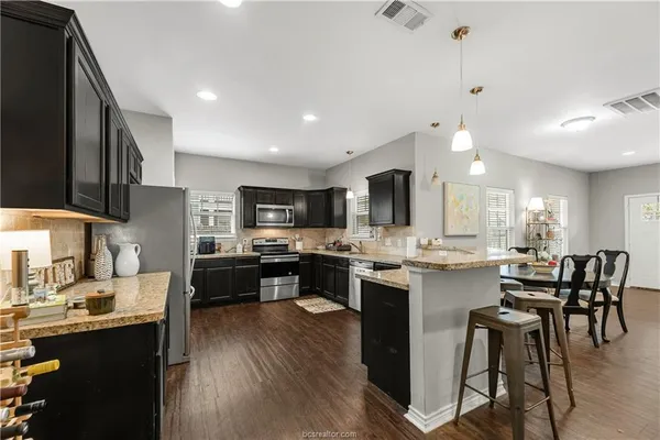 $5,600 | 410 Montclair Avenue, College Station, TX 77840