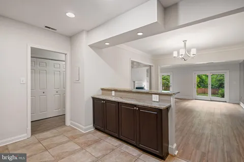$975,000 | 3231 Sutton Place Northwest, Unit D, Washington, DC 20016