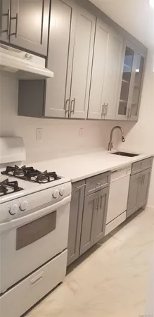 $3,150 | 740 East Broadway, Unit 3E, Long Beach, NY 11561