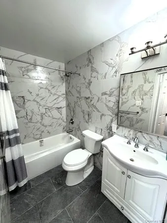 $3,150 | 740 East Broadway, Unit 3E, Long Beach, NY 11561