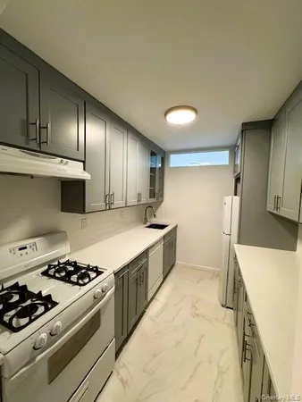 $3,150 | 740 East Broadway, Unit 3E, Long Beach, NY 11561