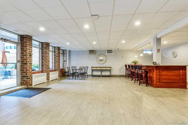 $3,150 | 740 East Broadway, Unit 3E, Long Beach, NY 11561