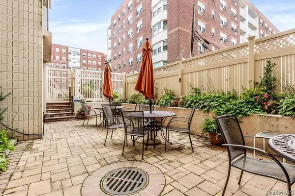 $3,150 | 740 East Broadway, Unit 3E, Long Beach, NY 11561
