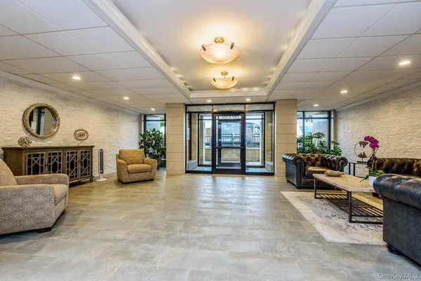 $3,150 | 740 East Broadway, Unit 3E, Long Beach, NY 11561