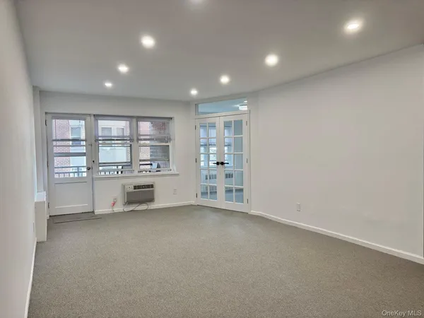 $3,150 | 740 East Broadway, Unit 3E, Long Beach, NY 11561