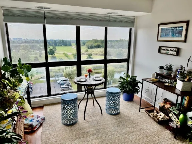 $290,000 | 701 Forum Square, Unit 609, Glenview, IL 60025