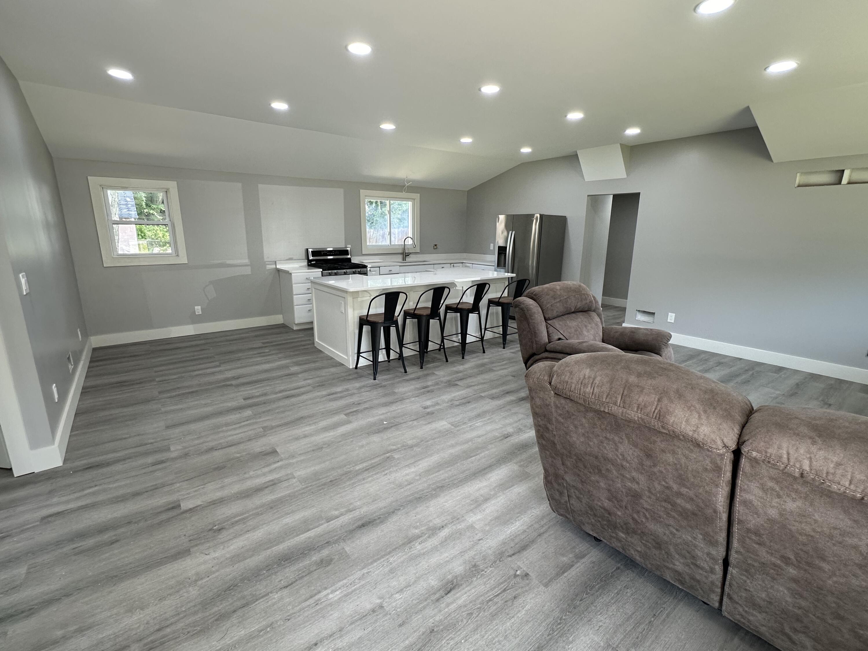 1363 Pipestone Road Benton Harbor, MI 49022 - Photo 9 of 22 IMG_7500