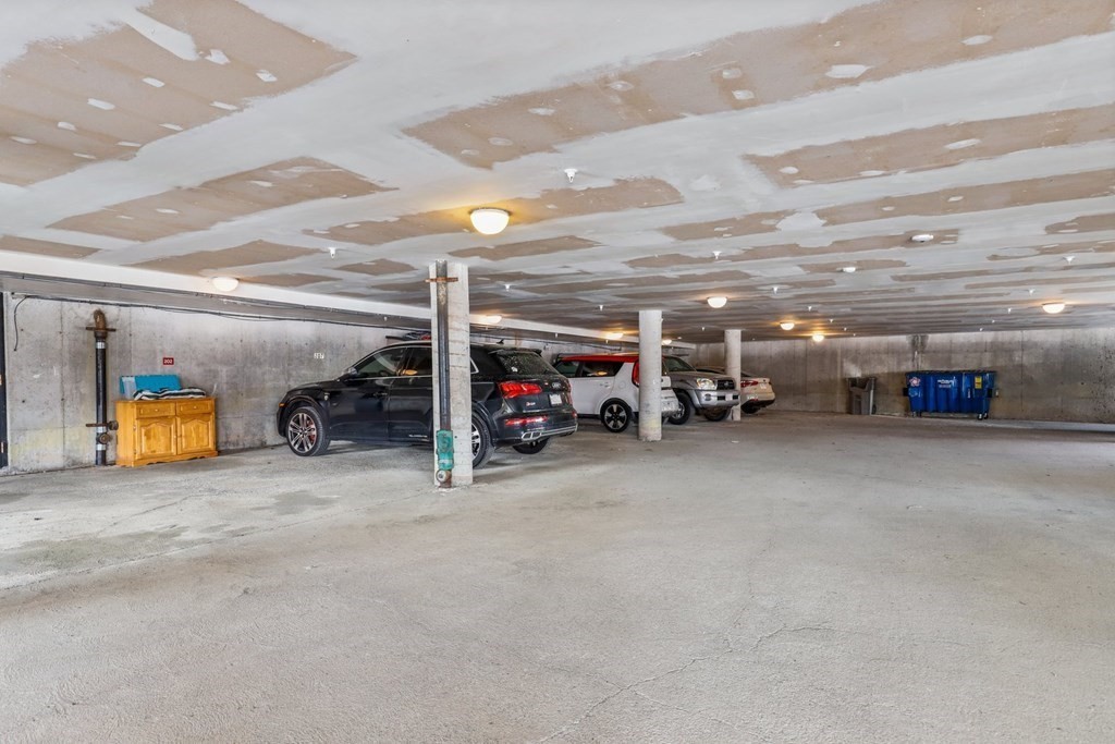 348 Rantoul Street, Unit 207 Beverly, MA 01915 - Photo 16 of 17 Gallery Image 16
