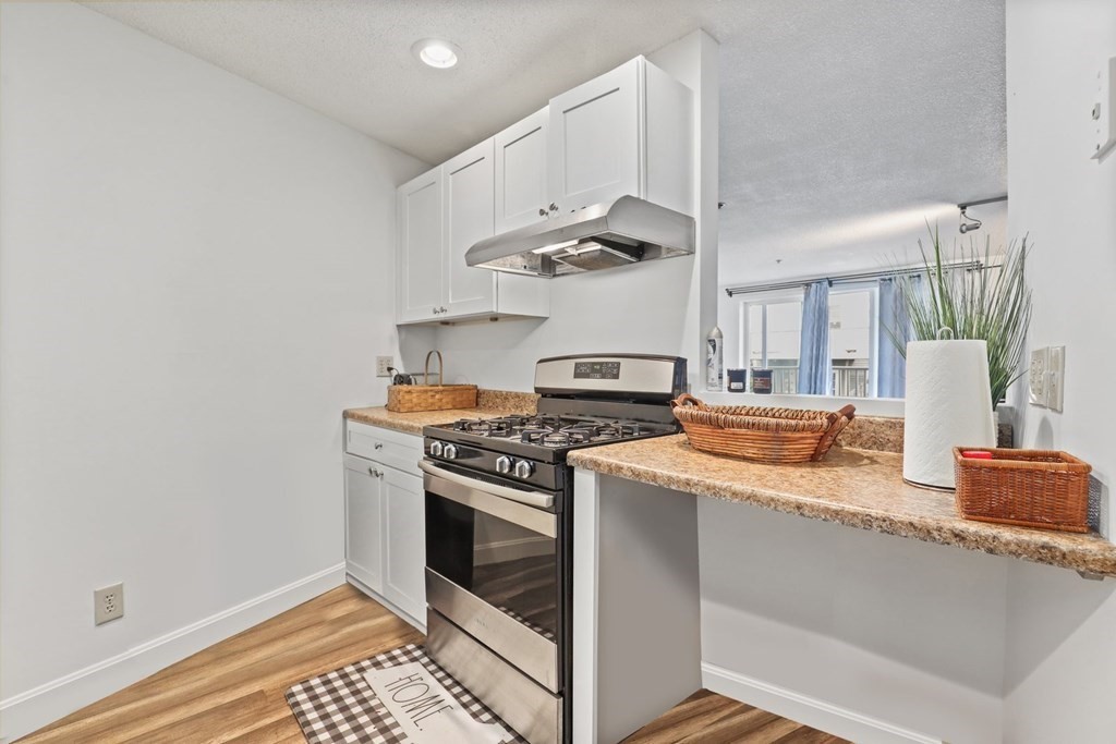 348 Rantoul Street, Unit 207 Beverly, MA 01915 - Photo 5 of 17 Gallery Image 5