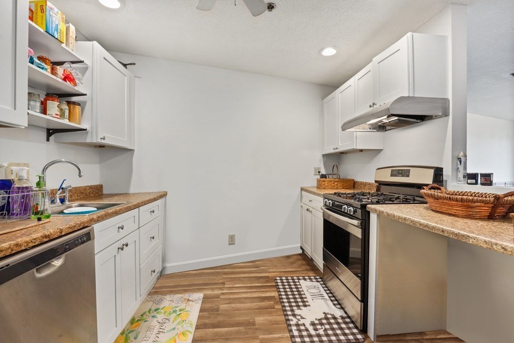 348 Rantoul Street, Unit 207 Beverly, MA 01915 - Photo 7 of 17 Gallery Image 7