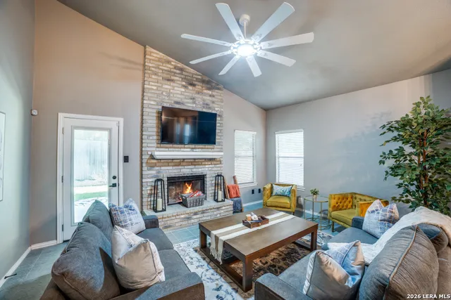 $2,295 | 13934 Blenheim, San Antonio, TX 78209