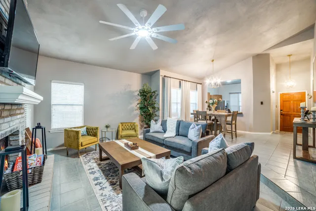 $2,295 | 13934 Blenheim, San Antonio, TX 78209