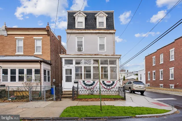 a sign that is on the side of a building