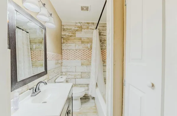 $1,850 | 112 West 34th Street, Unit 1, Riviera Beach, FL 33404