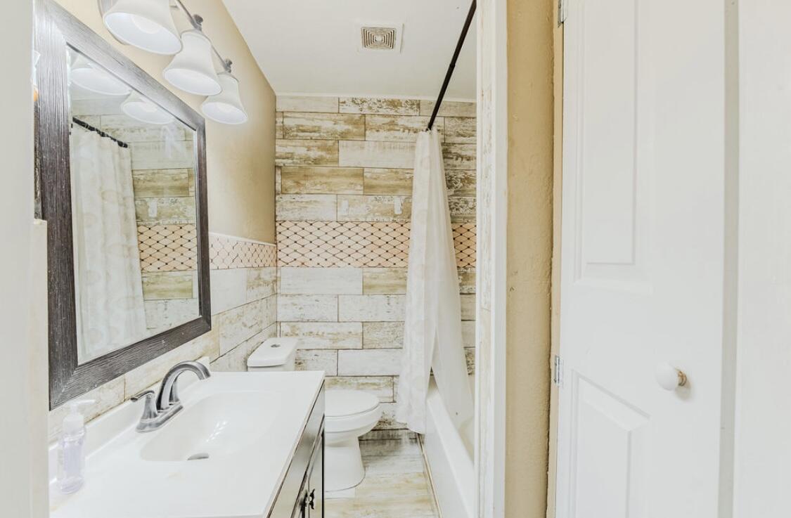 112 West 34th Street, Unit 1 Riviera Beach, FL 33404 - Photo 17 of 26 Bathroom - Unit 1