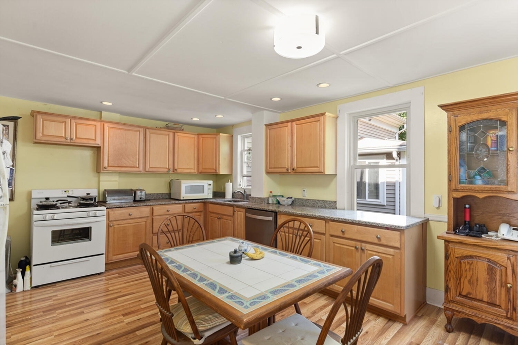 40 Cherry Street Danvers, MA 01923 - Photo 2 of 38