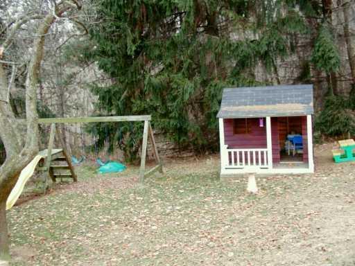 745 Churchill Road Venetia, PA 15367 - Photo 6 of 8 Yard/Garden.