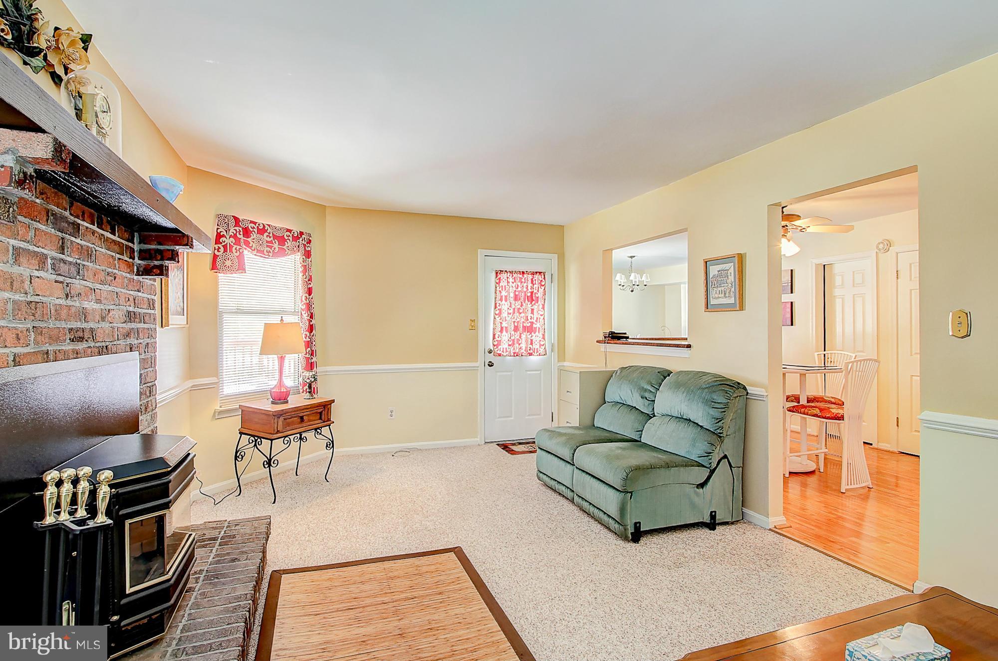 9304 Oak White Road Baltimore, MD 21236 - Photo 13 of 29 Interior (General) 11