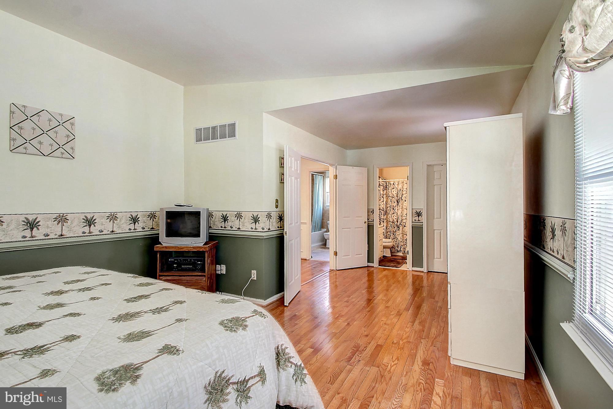 9304 Oak White Road Baltimore, MD 21236 - Photo 19 of 29 Interior (General) 17
