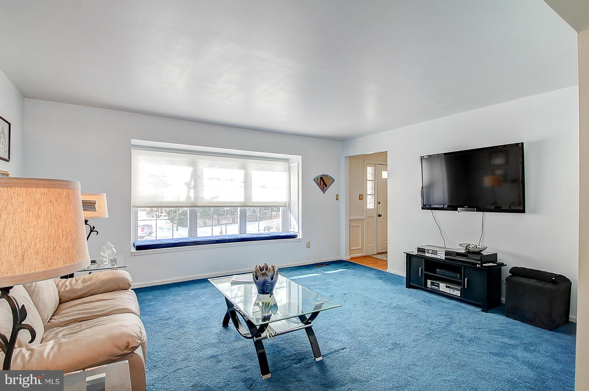 9304 Oak White Road Baltimore, MD 21236 - Photo 3 of 29 Interior (General) 2