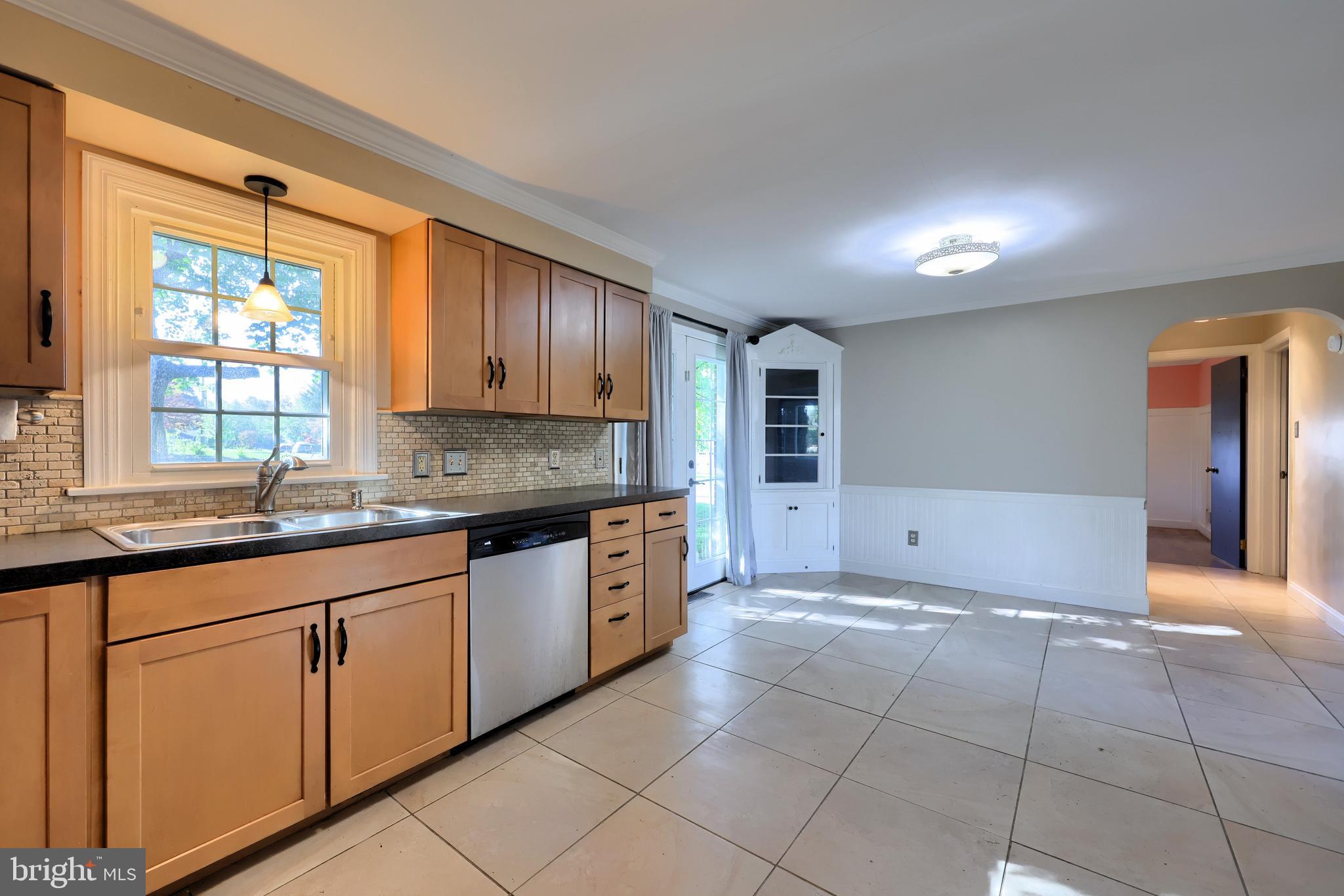 1898 Manor Ridge Drive Lancaster, PA 17603 - Photo 12 of 27 Gallery Image 12