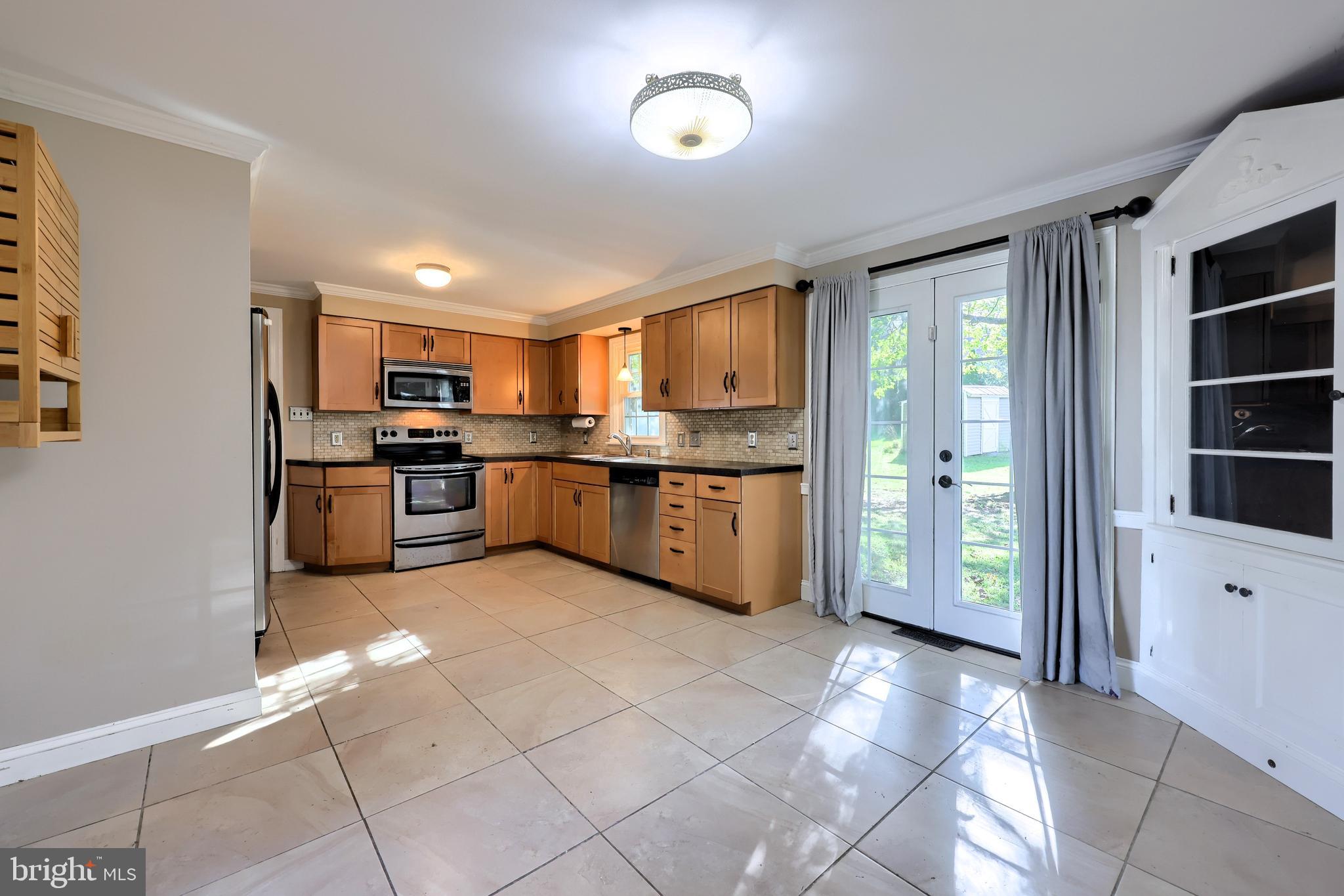 1898 Manor Ridge Drive Lancaster, PA 17603 - Photo 13 of 27 Gallery Image 13