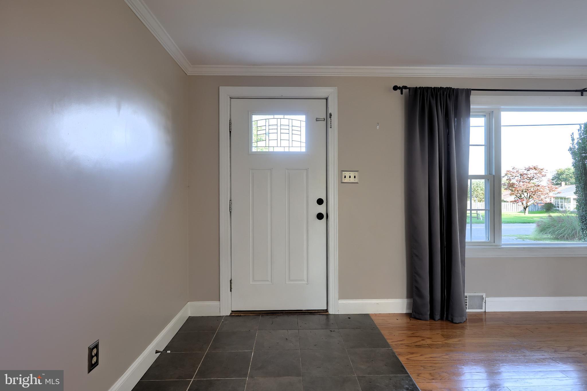 1898 Manor Ridge Drive Lancaster, PA 17603 - Photo 6 of 27 Gallery Image 6