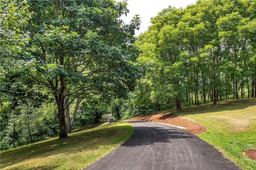 321 Crisswell Road, Unit B Butler, PA 16002 - Photo 4 of 25