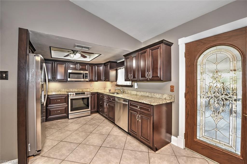18426 Hepatica Road Fort Myers, FL 33967 - Photo 3 of 32 kitchen