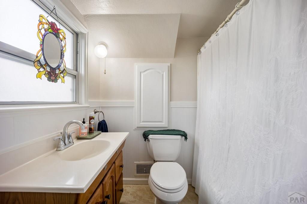814 Raton Avenue La Junta, CO 81050 - Photo 25 of 89