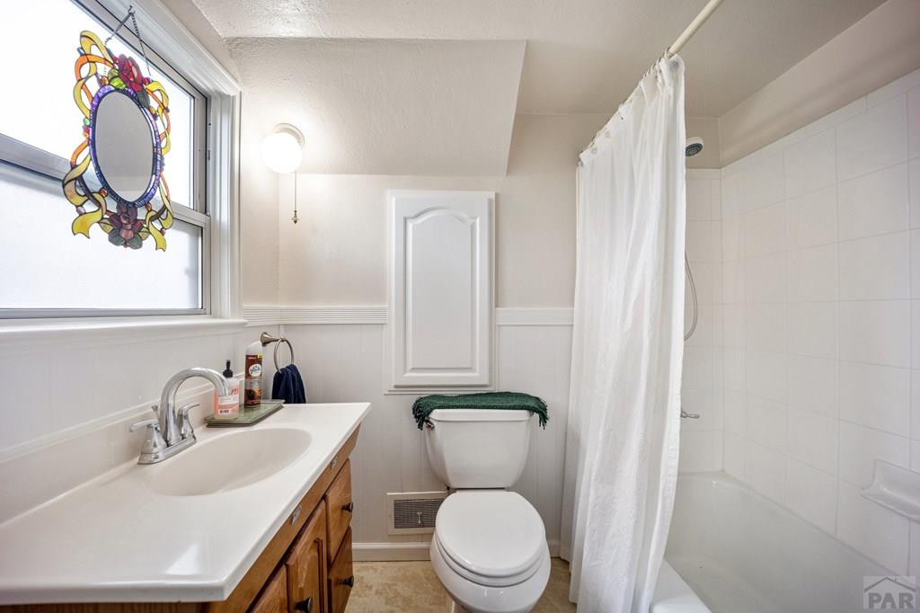 814 Raton Avenue La Junta, CO 81050 - Photo 26 of 89