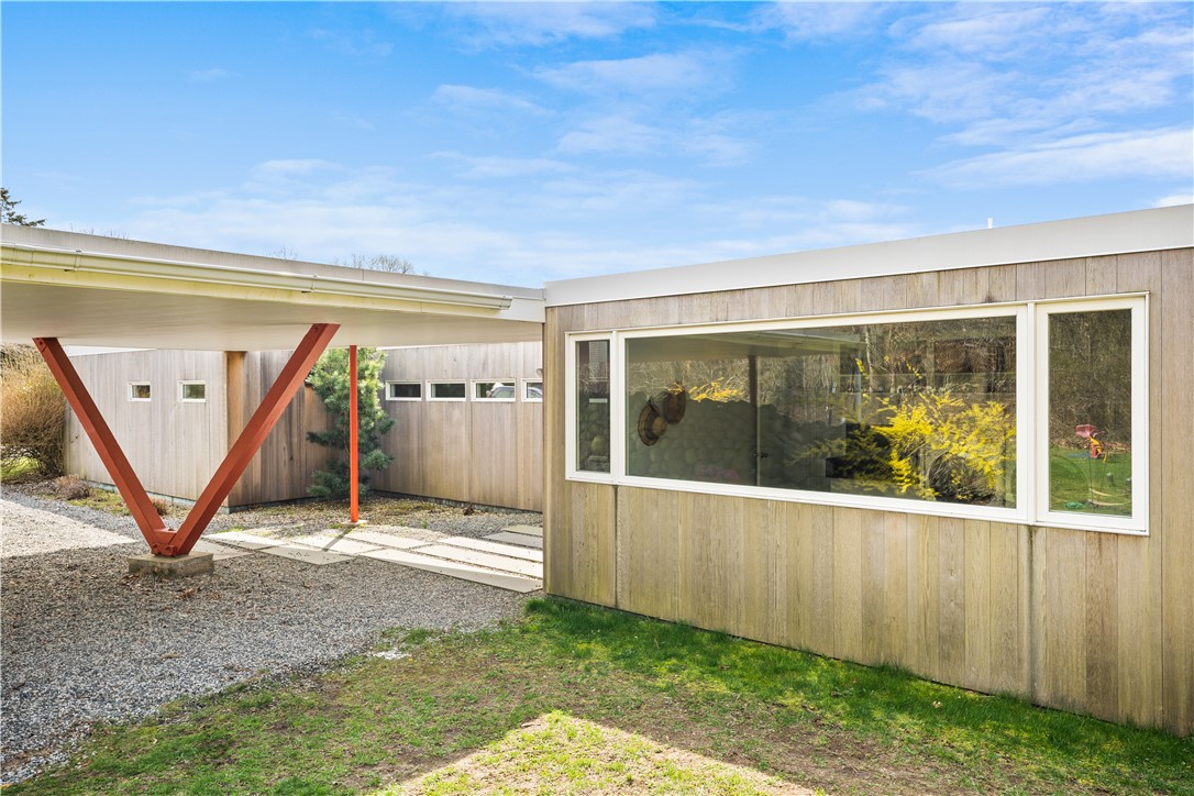 2358 Post Road South Kingstown, RI 02879 - Photo 4 of 36