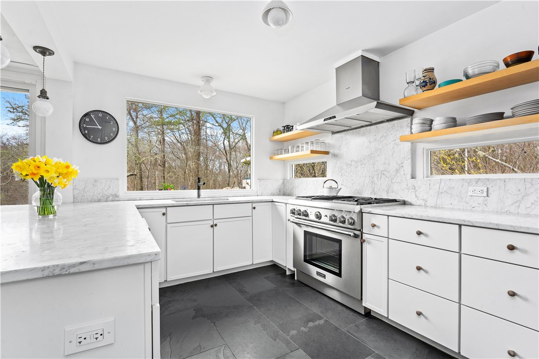 2358 Post Road South Kingstown, RI 02879 - Photo 6 of 36
