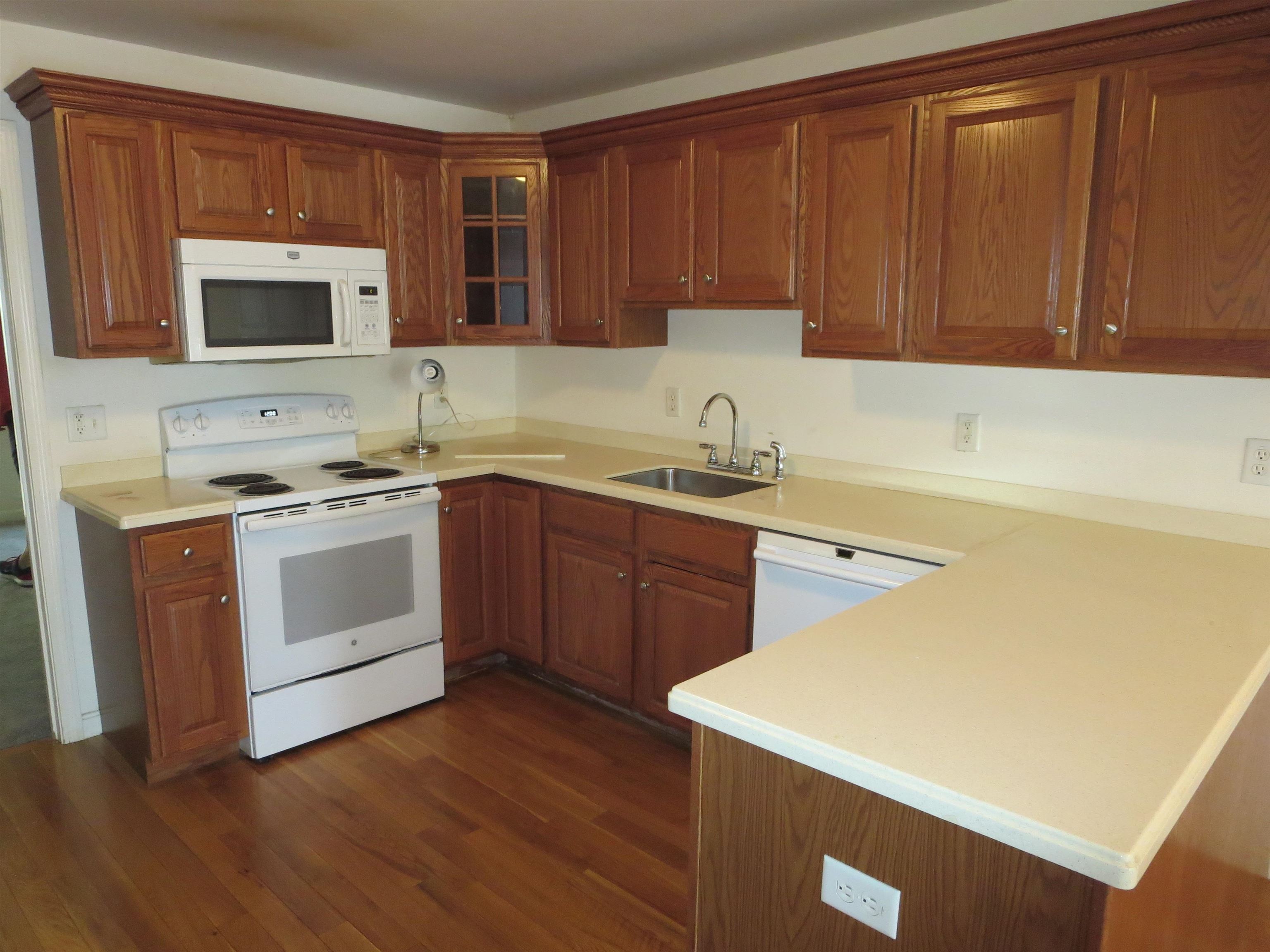 82 Brookview Road Windham, NH 03087 - Photo 3 of 16