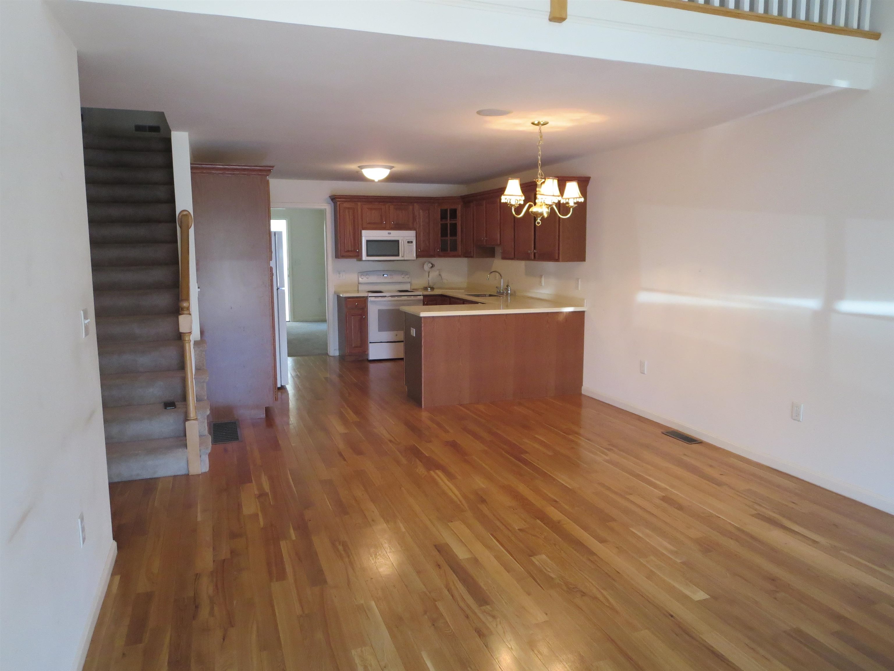 82 Brookview Road Windham, NH 03087 - Photo 9 of 16