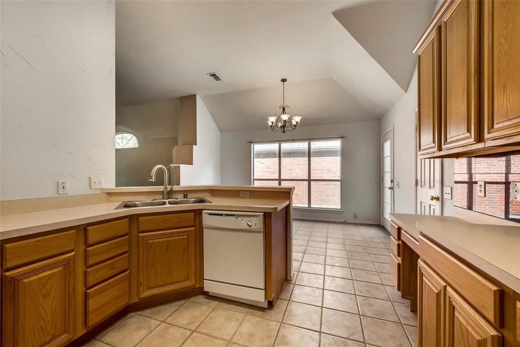 5909 Berkshire Road McKinney, TX 75072 - Photo 9 of 36