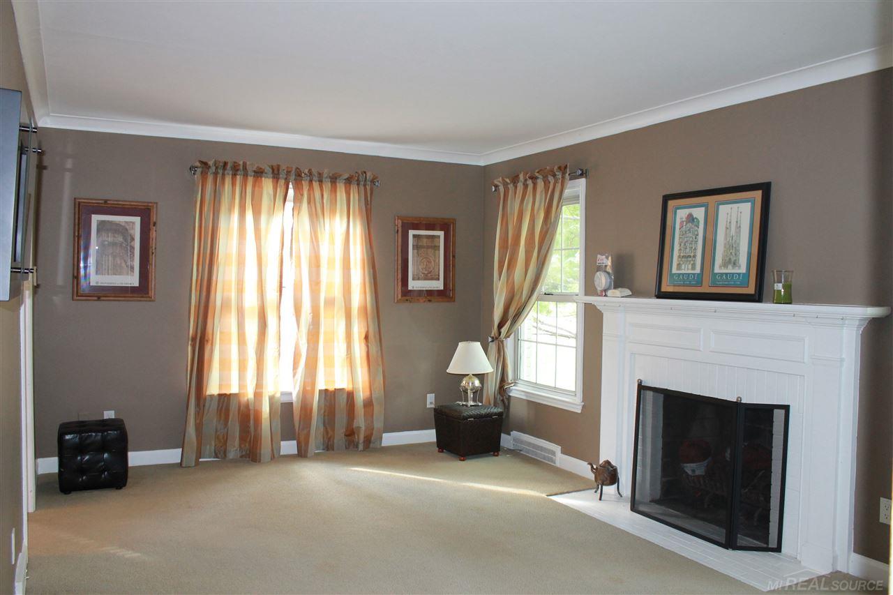 1071 Hampton Road Grosse Pointe Woods, MI 48236 - Photo 14 of 30
