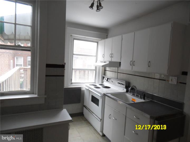 237 Ashby Road Upper Darby, PA 19082 - Photo 4 of 11