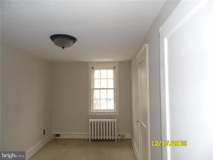 237 Ashby Road Upper Darby, PA 19082 - Photo 5 of 11