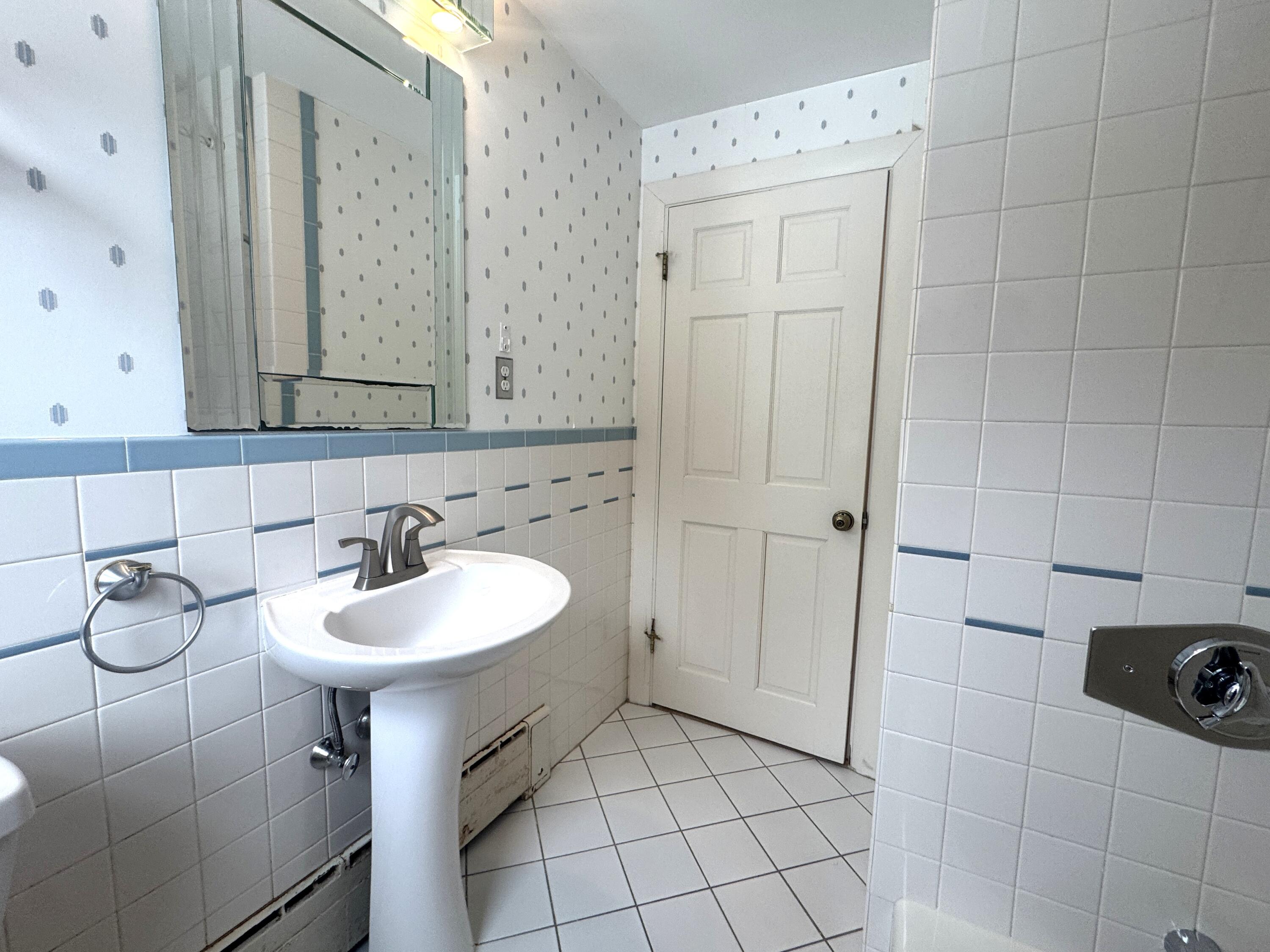 12 Hamlin Road Falmouth, ME 04105 - Photo 16 of 25 Full bath1