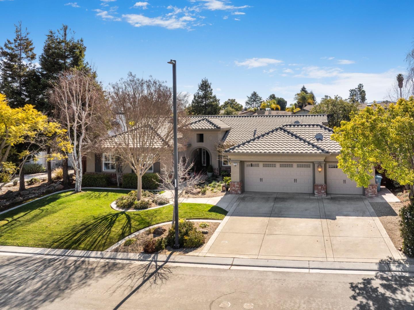1235 Quail Ridge Way Hollister, CA 95023 - Photo 2 of 36 Gallery Image 2