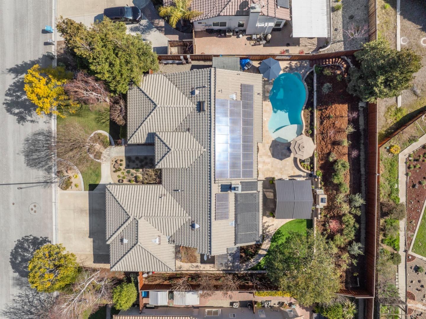 1235 Quail Ridge Way Hollister, CA 95023 - Photo 6 of 36 Gallery Image 6
