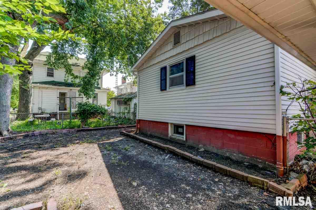 519 East Ash Street Springfield, IL 62703 - Photo 33 of 35