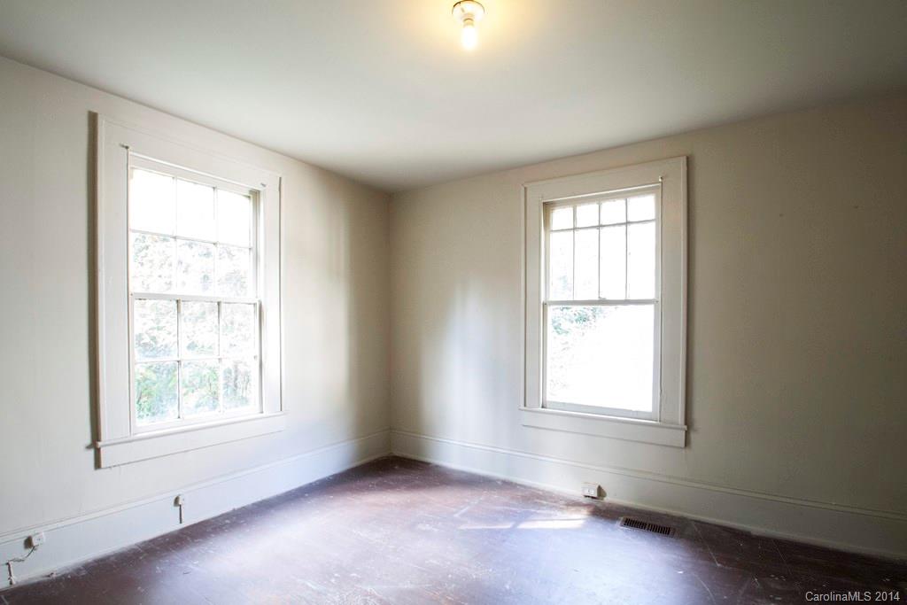 3101 Tuckaseegee Road Charlotte, NC 28208 - Photo 12 of 13 an empty room with a window