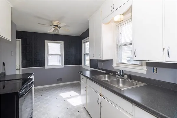 $185,000 | 7109 North Cherry Lane, Gladstone, MO 64118