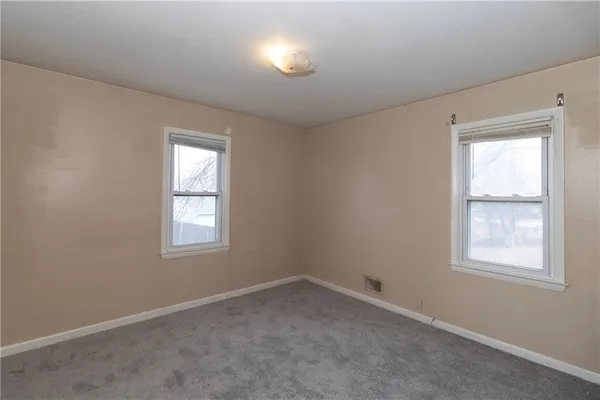 $185,000 | 7109 North Cherry Lane, Gladstone, MO 64118